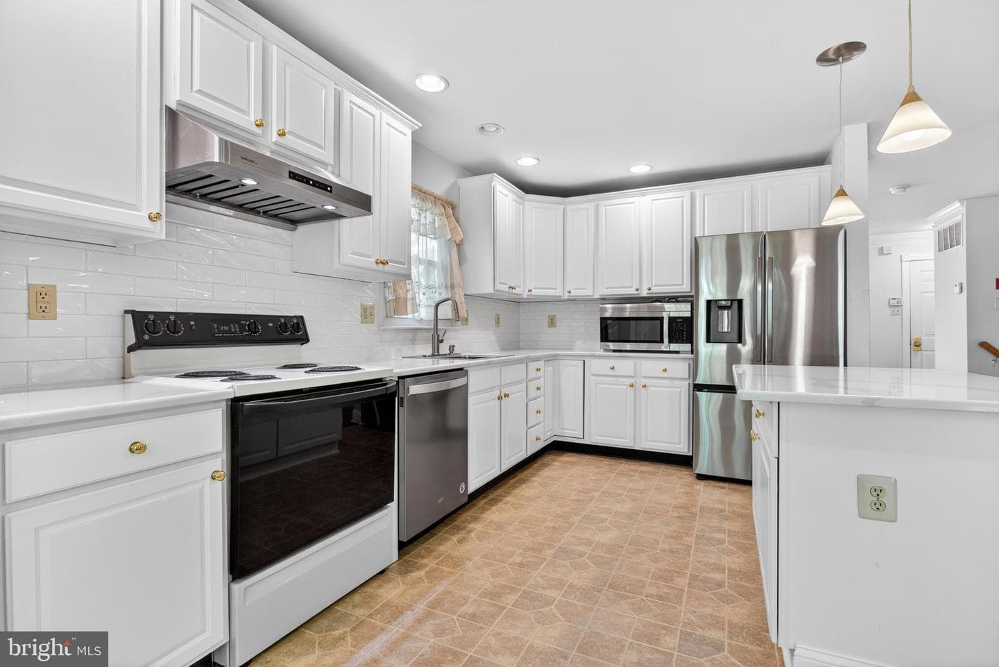 114 Williamsburg Way photo 18