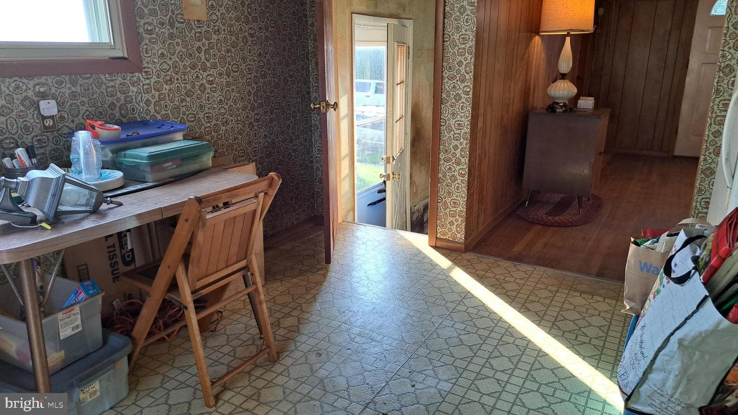 1214 Hall Avenue photo 13
