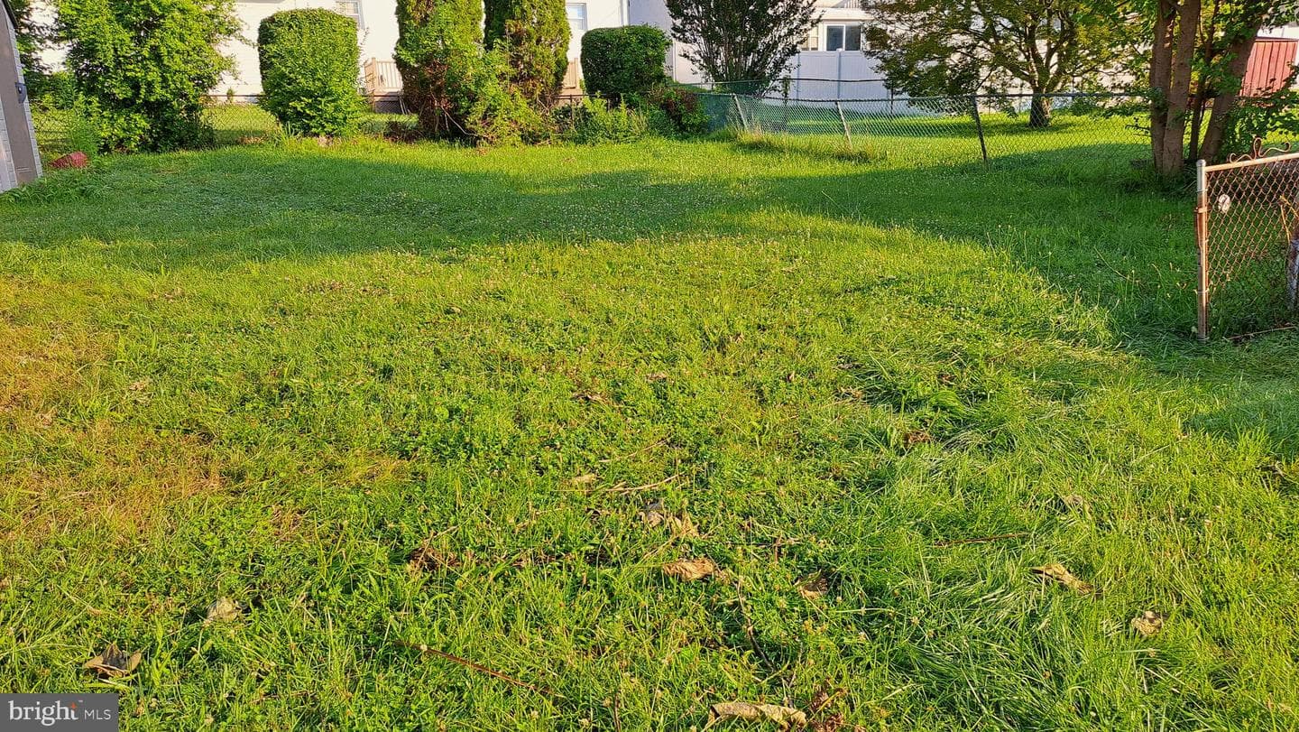 1214 Hall Avenue photo 18