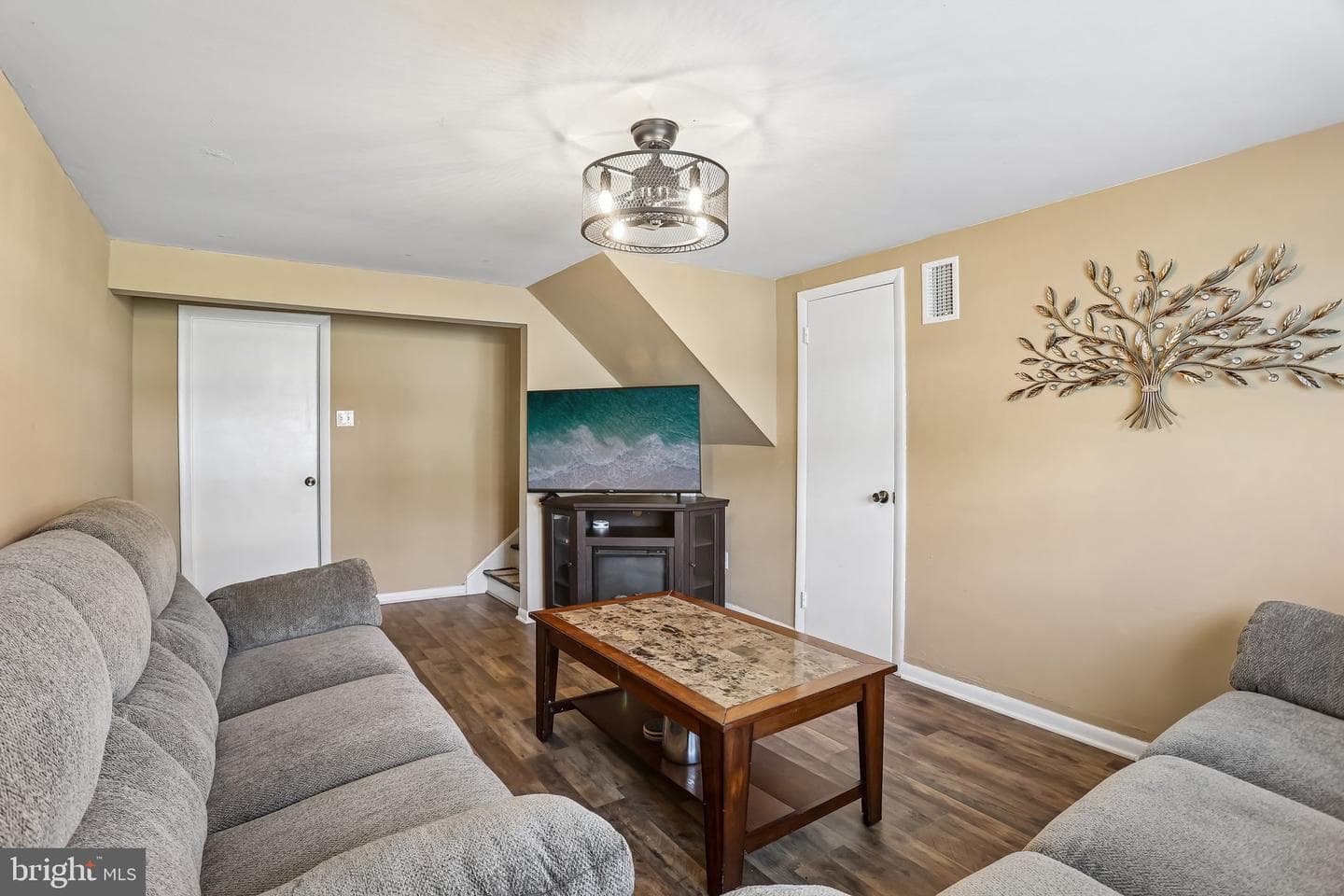 1040 East Avenue photo 11