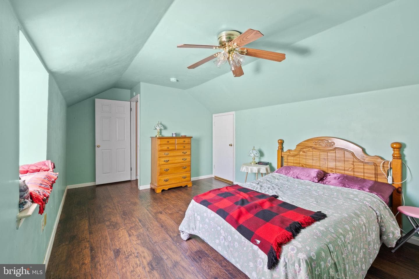 345 Bradford Lane photo 15