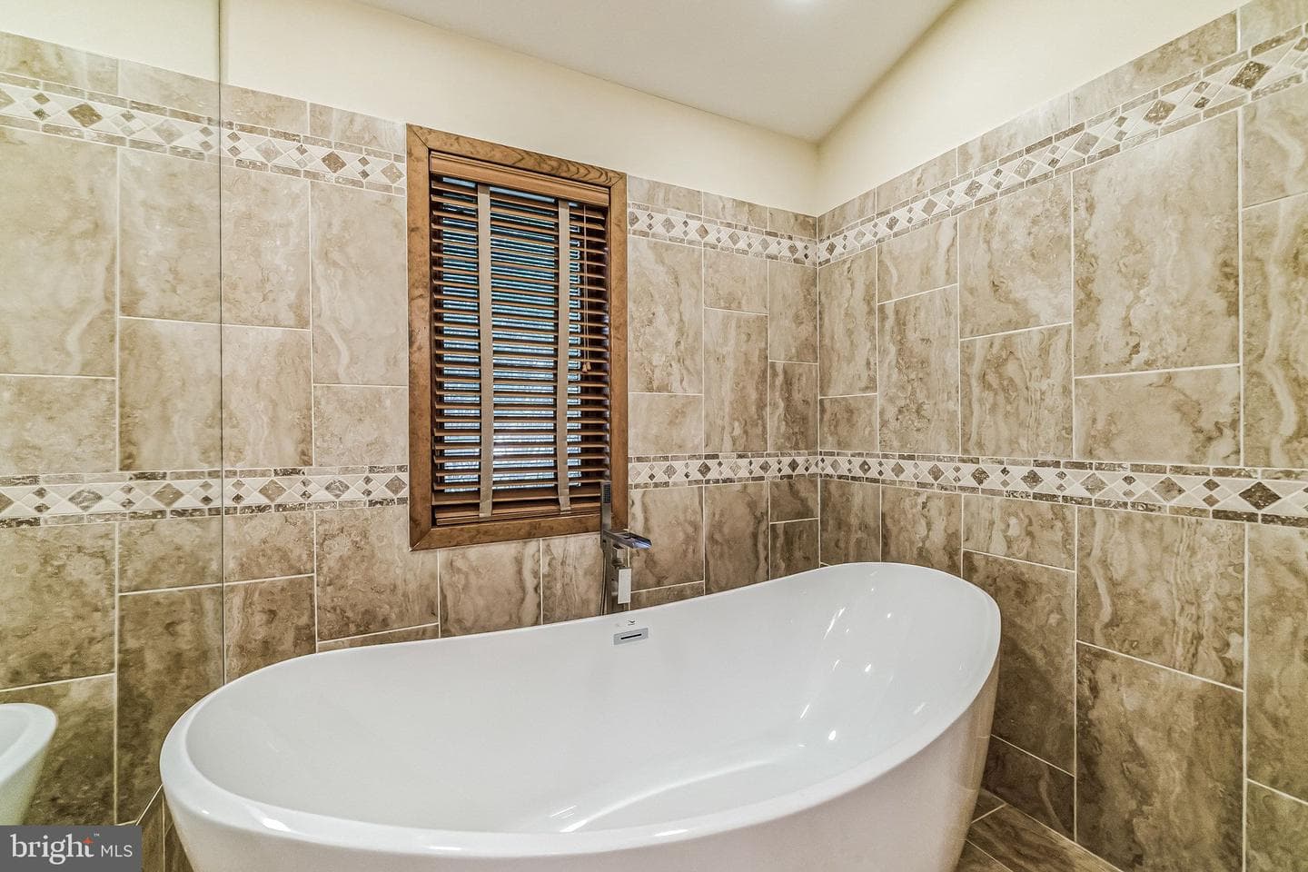 468 Long Lane photo 40