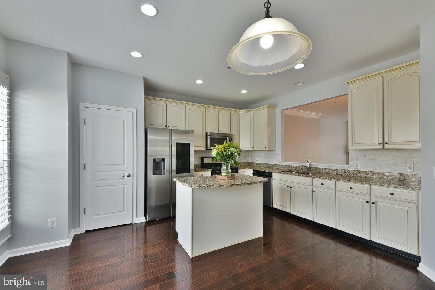 504 Ellison photo 5