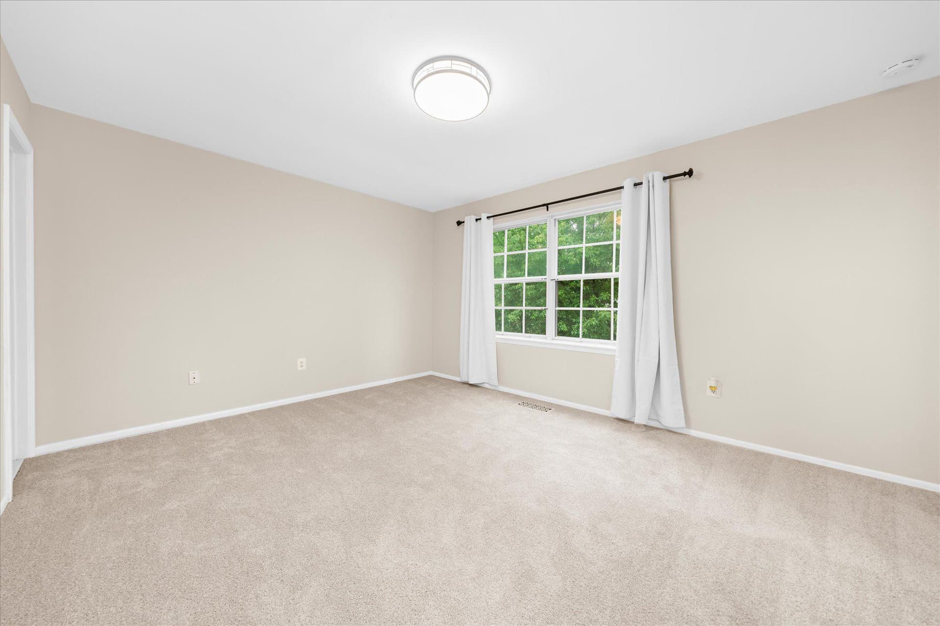 113 Macintosh Court photo 16