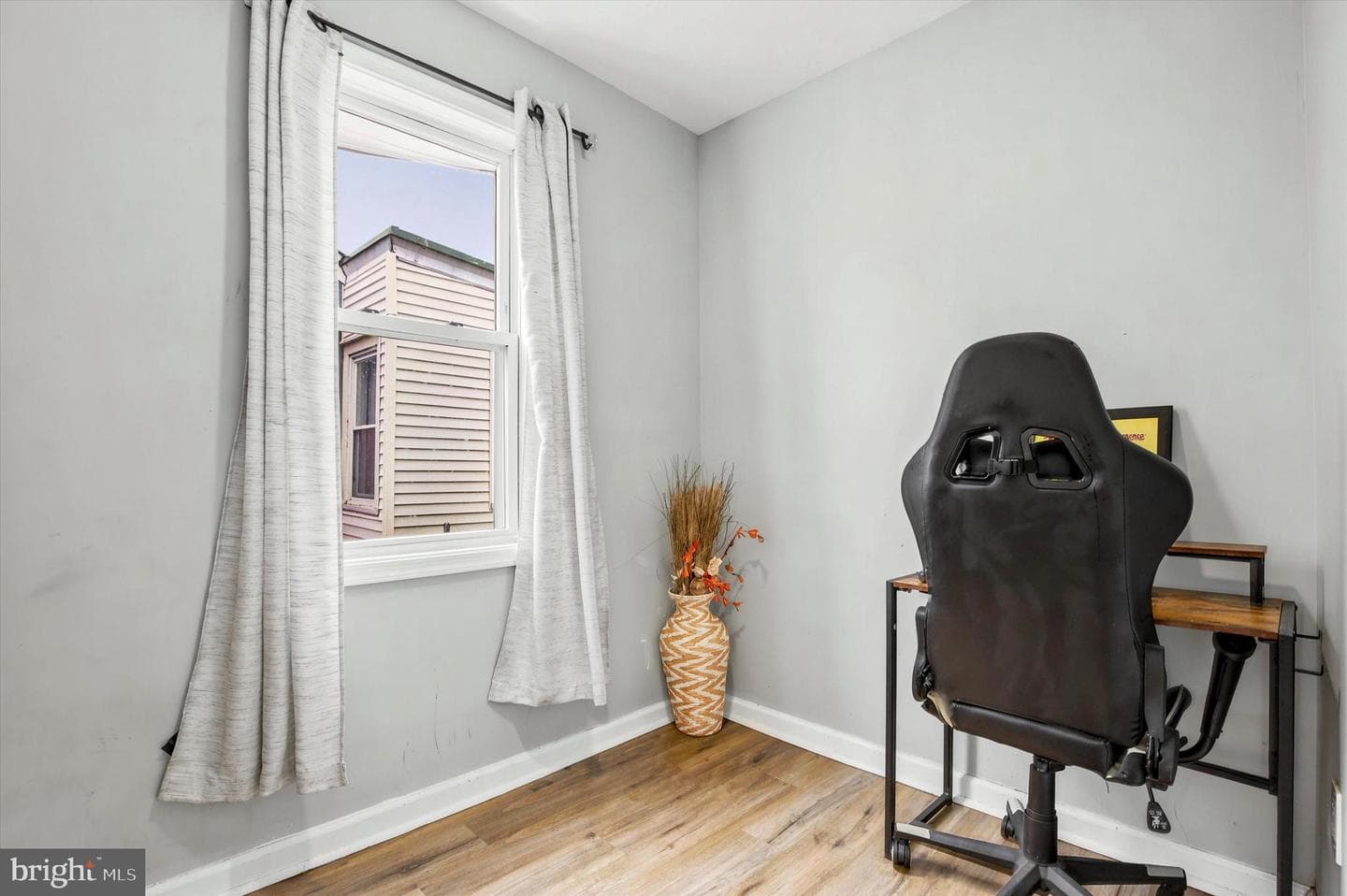 764 Queen Street photo 9