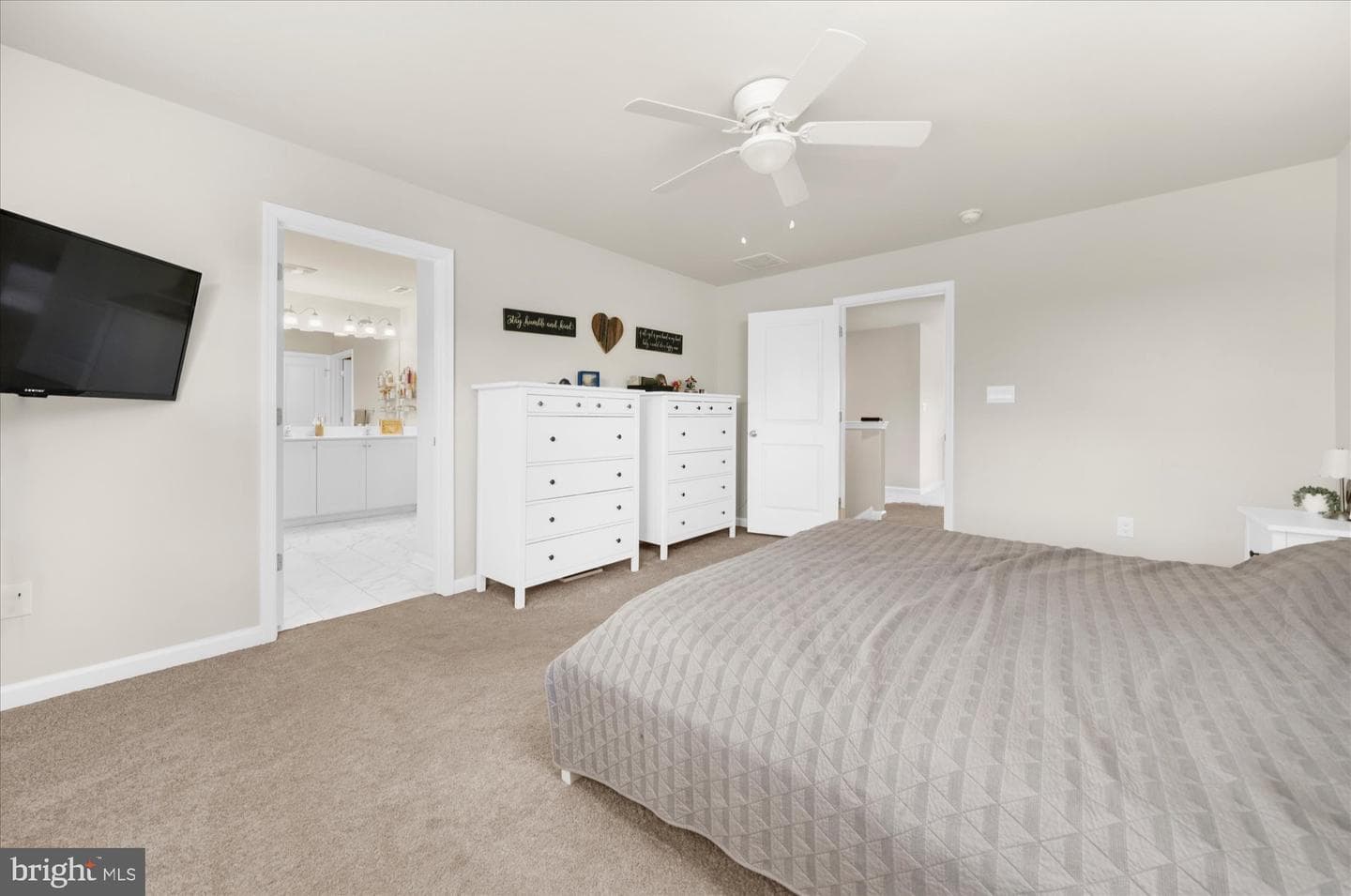 120 Eleanor Court photo 17