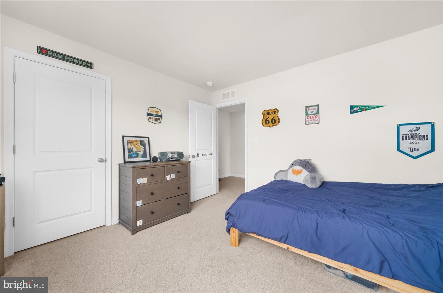 120 Eleanor Court photo 26