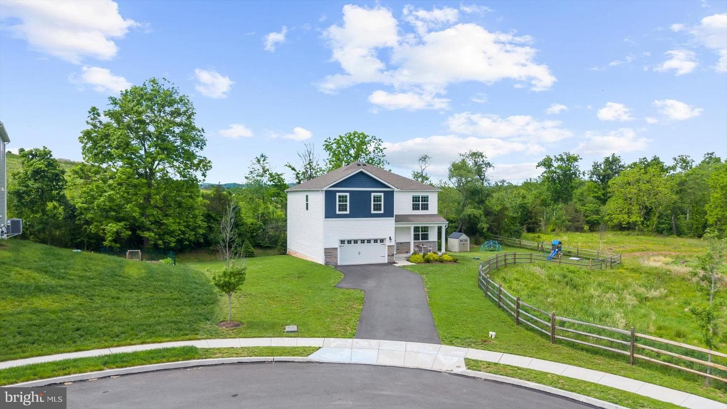 120 Eleanor Court photo 41