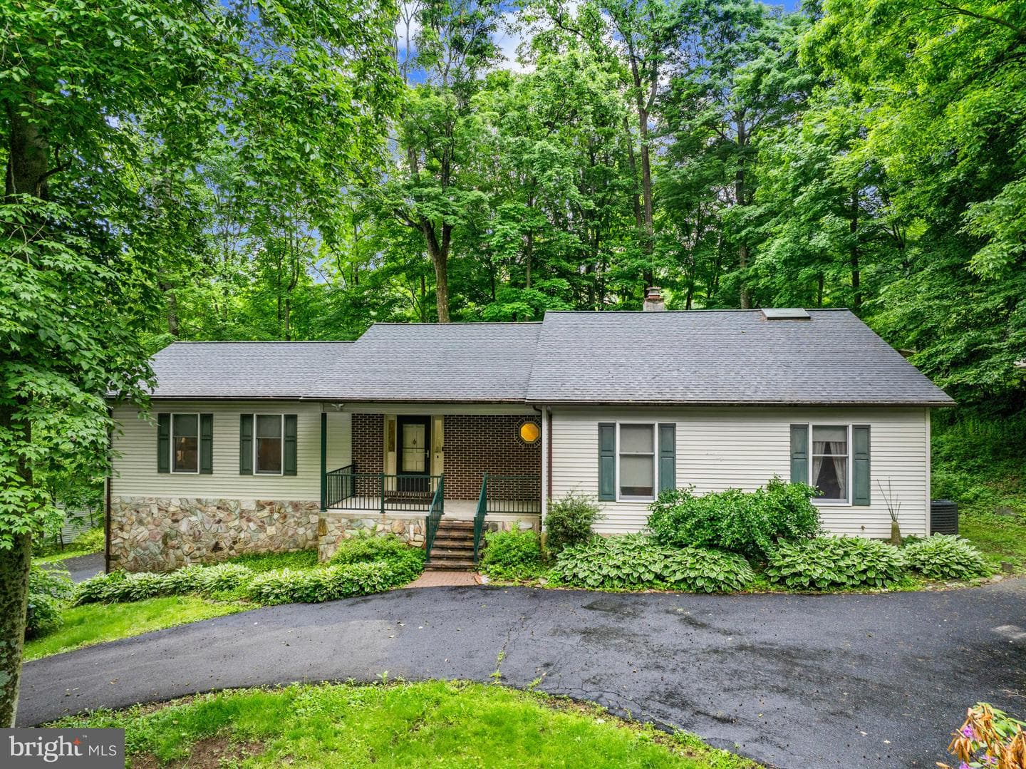 1928 Mimosa Lane photo 3
