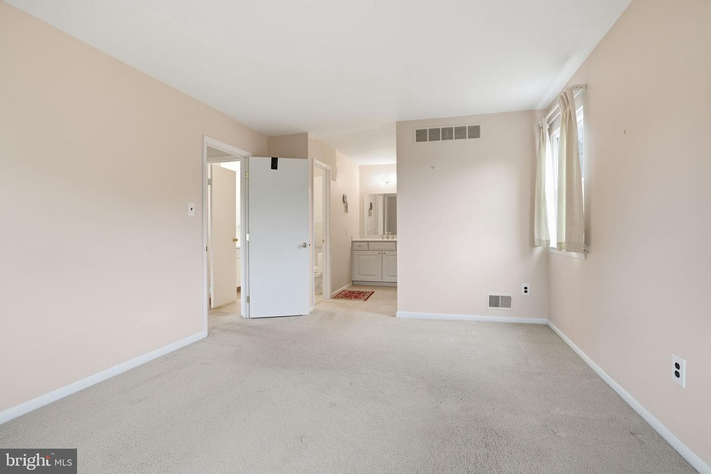 2049 Hawthorne Lane photo 24