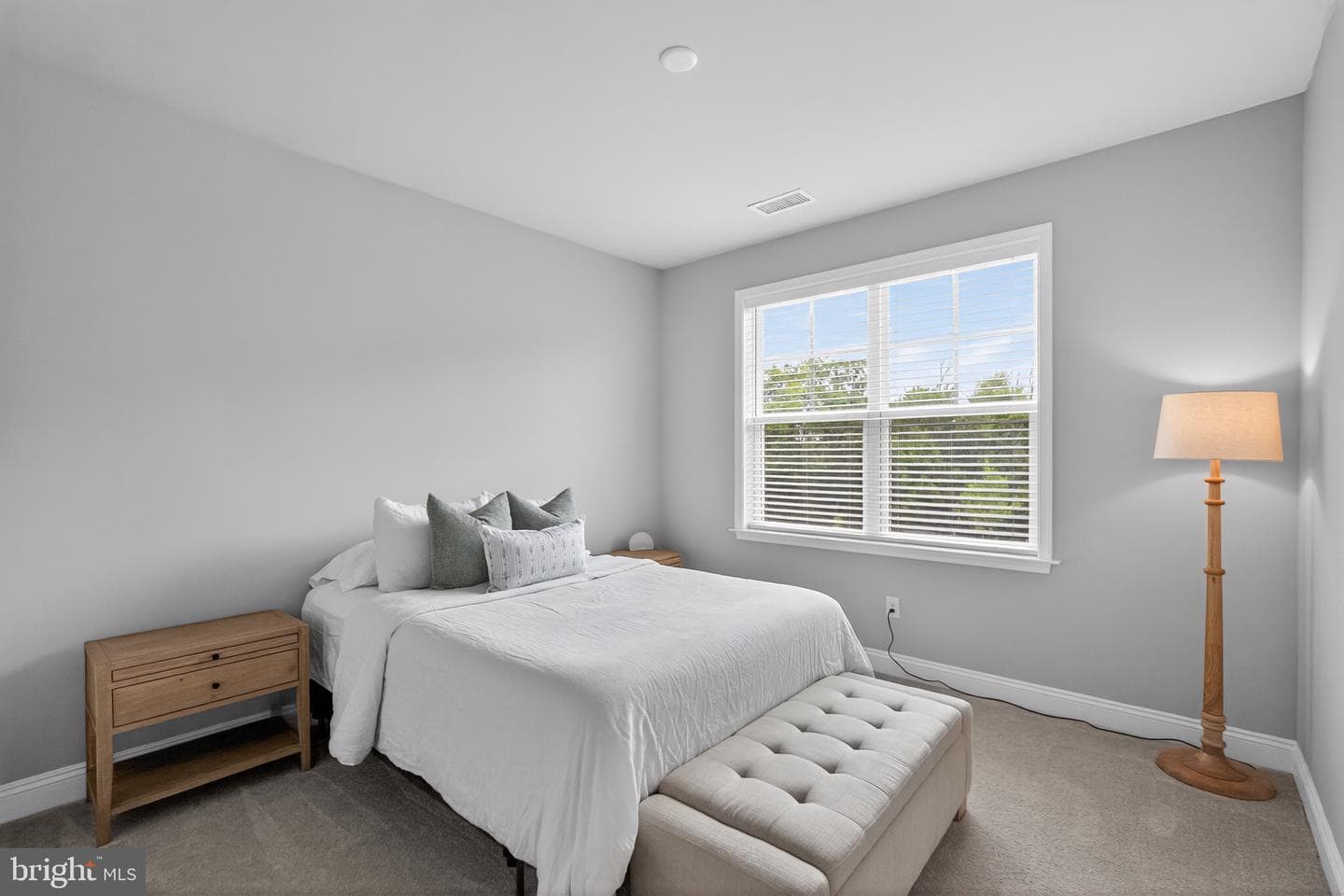 160 Charles Lane photo 16