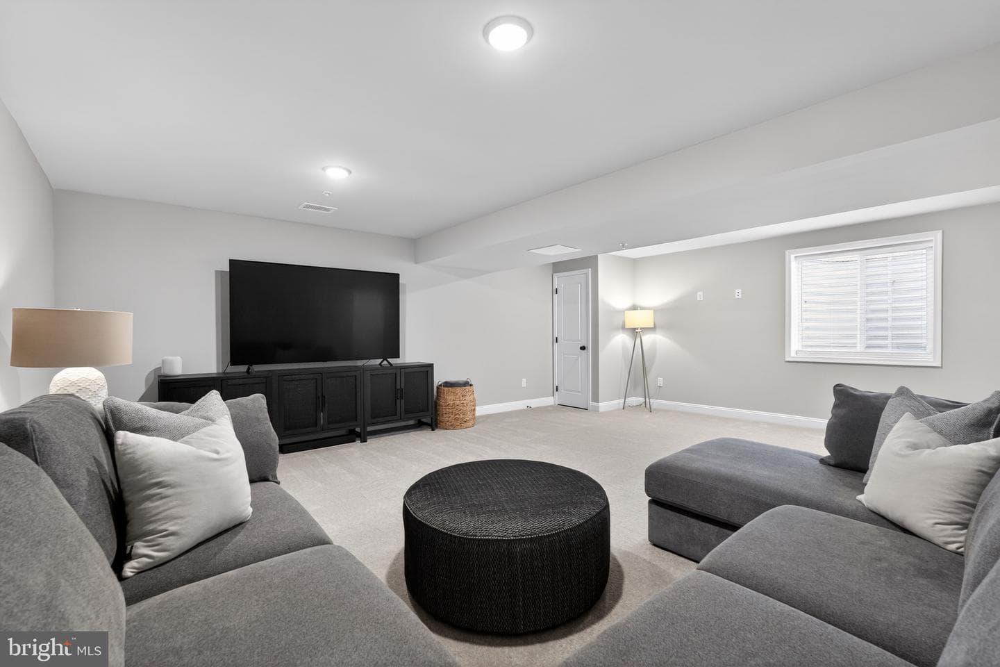 160 Charles Lane photo 22