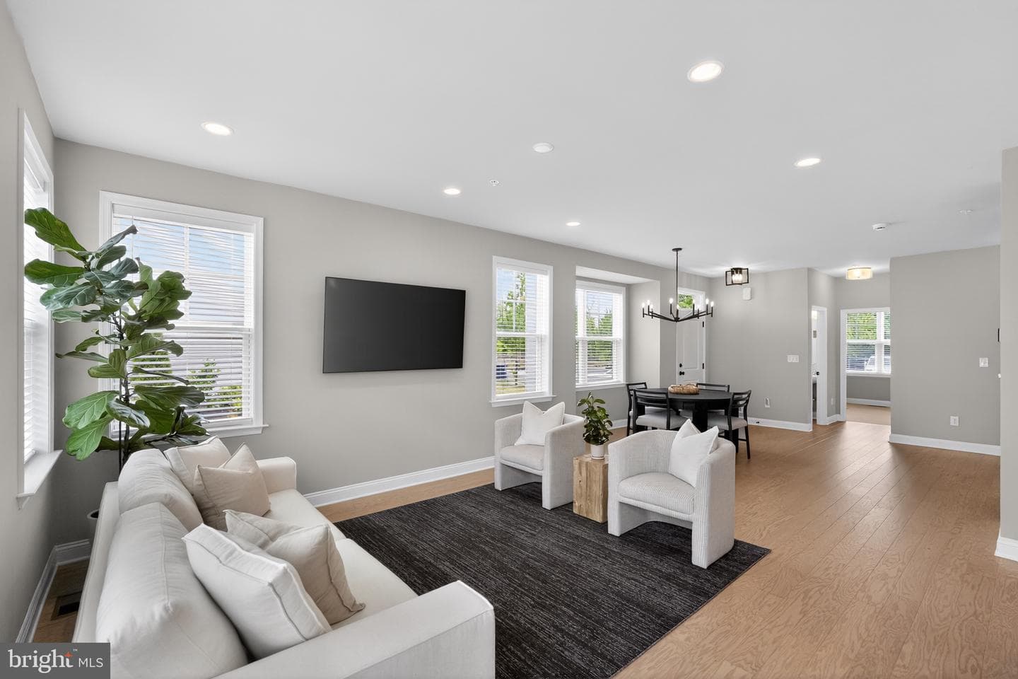 160 Charles Lane photo 8