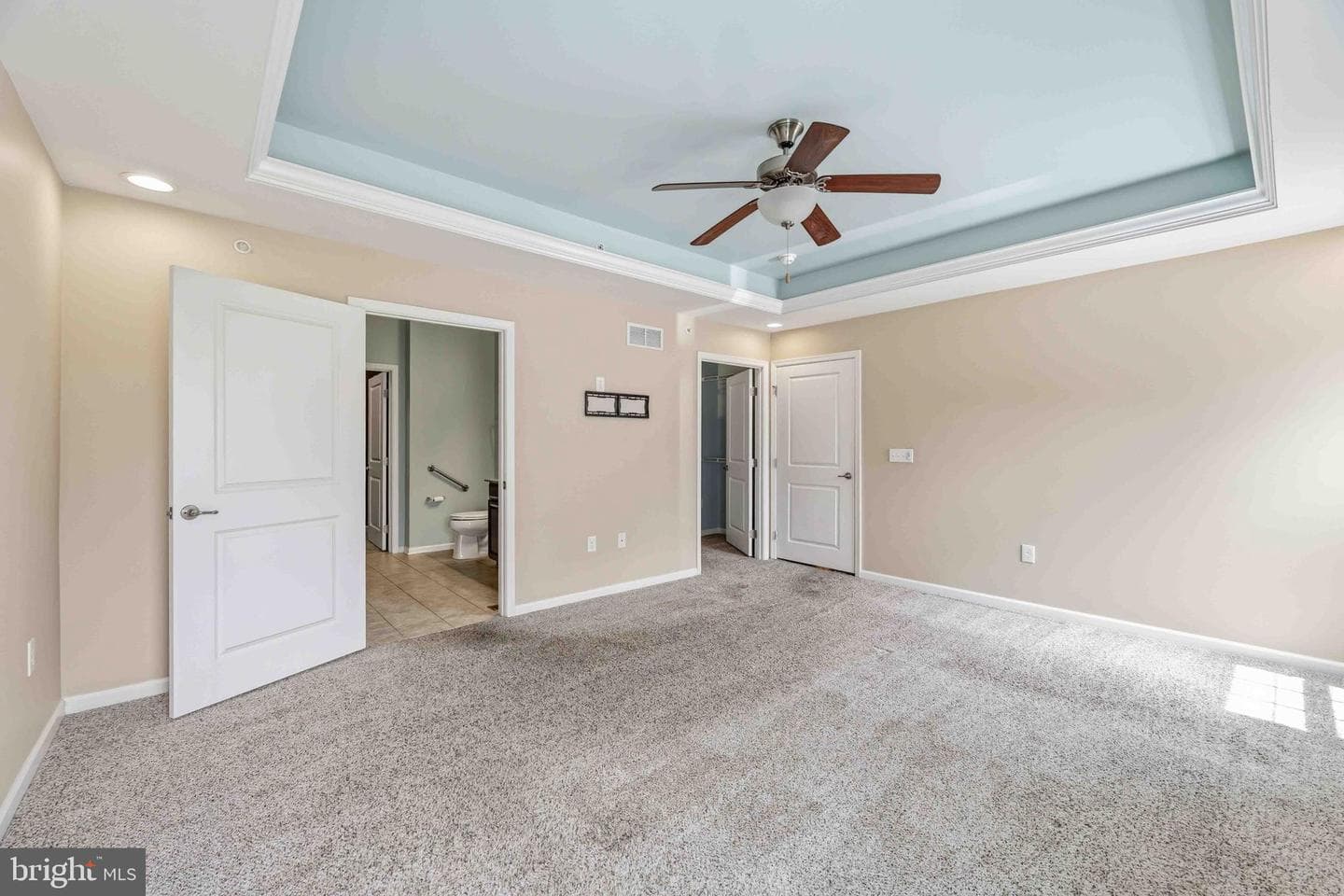 860 Reynards Run photo 30