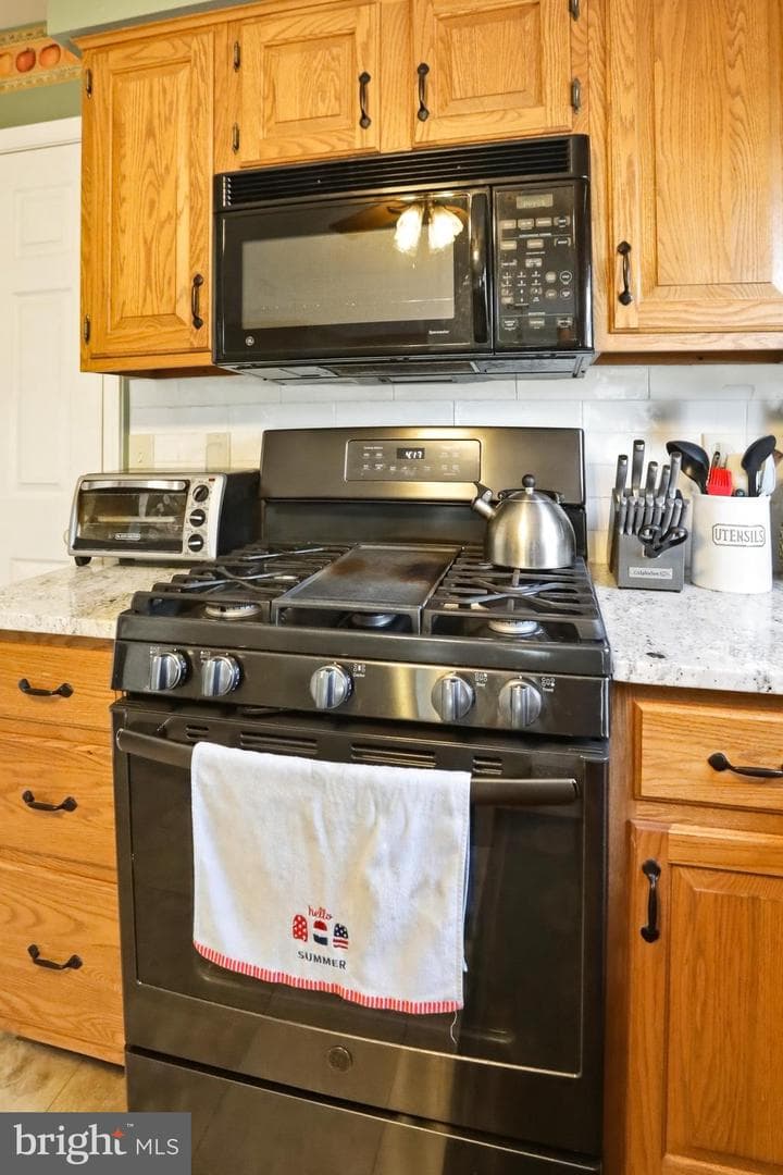 102 Noble Lane photo 15