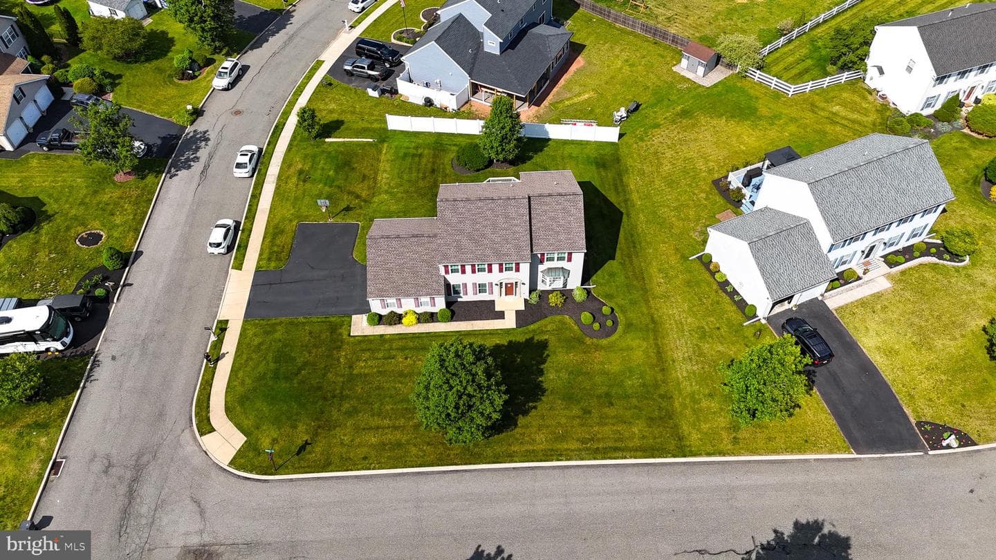 102 Noble Lane photo 44