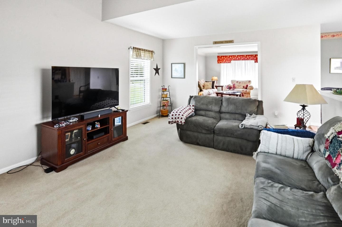 102 Noble Lane photo 8