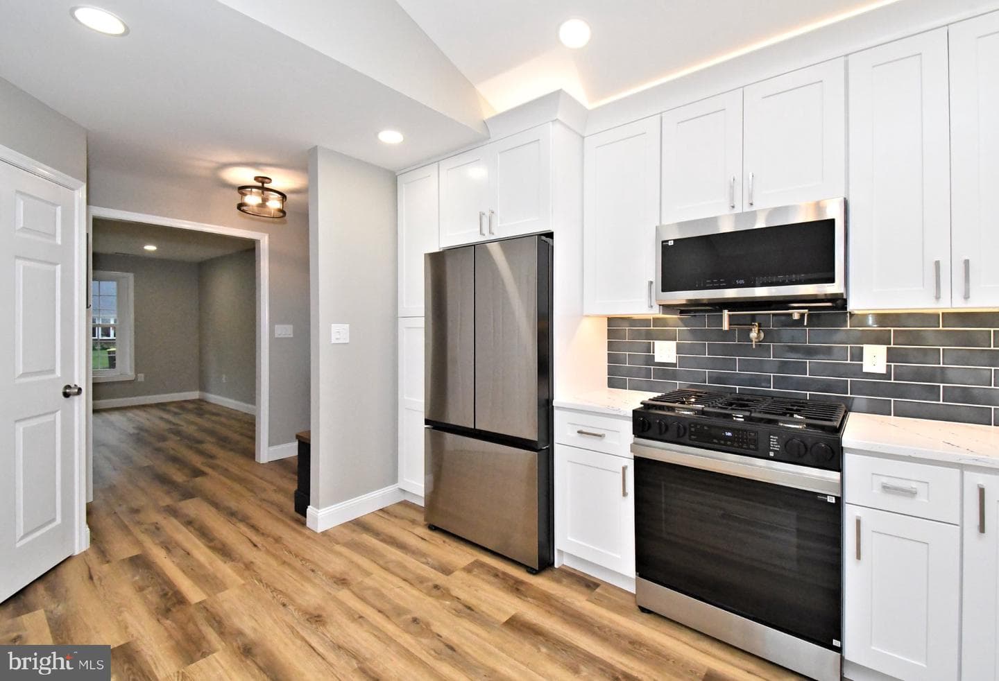 306 Independence Road photo 15