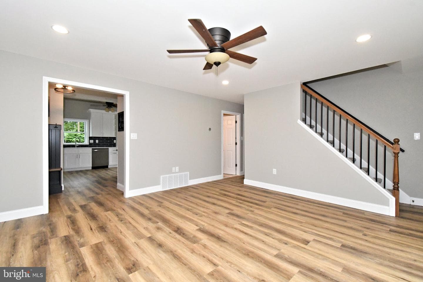 306 Independence Road photo 5