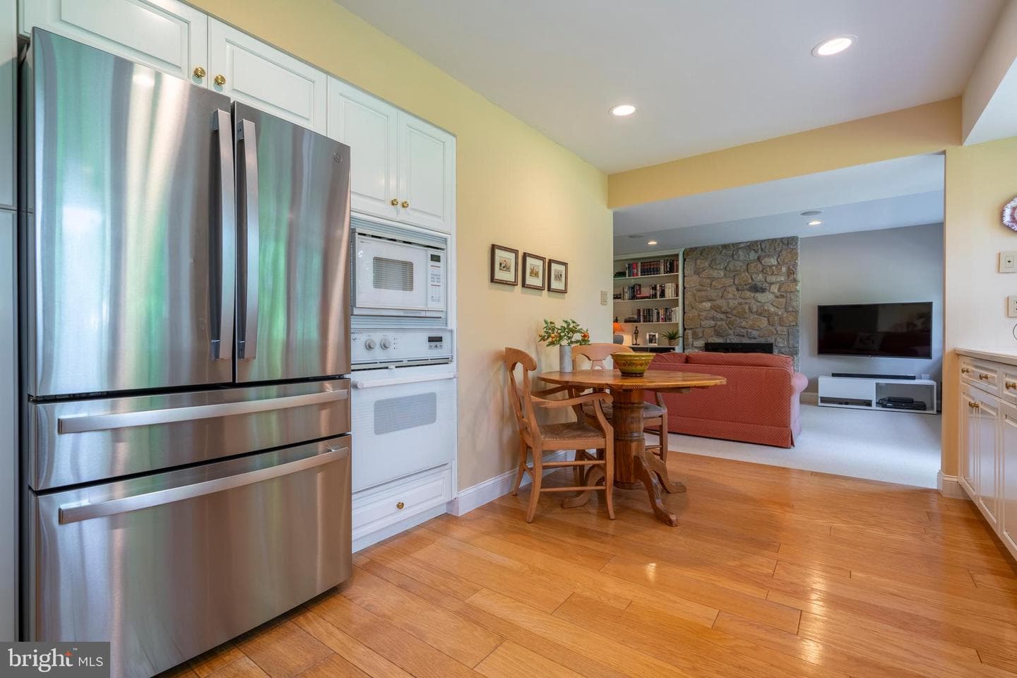 890 Village Circle photo 25