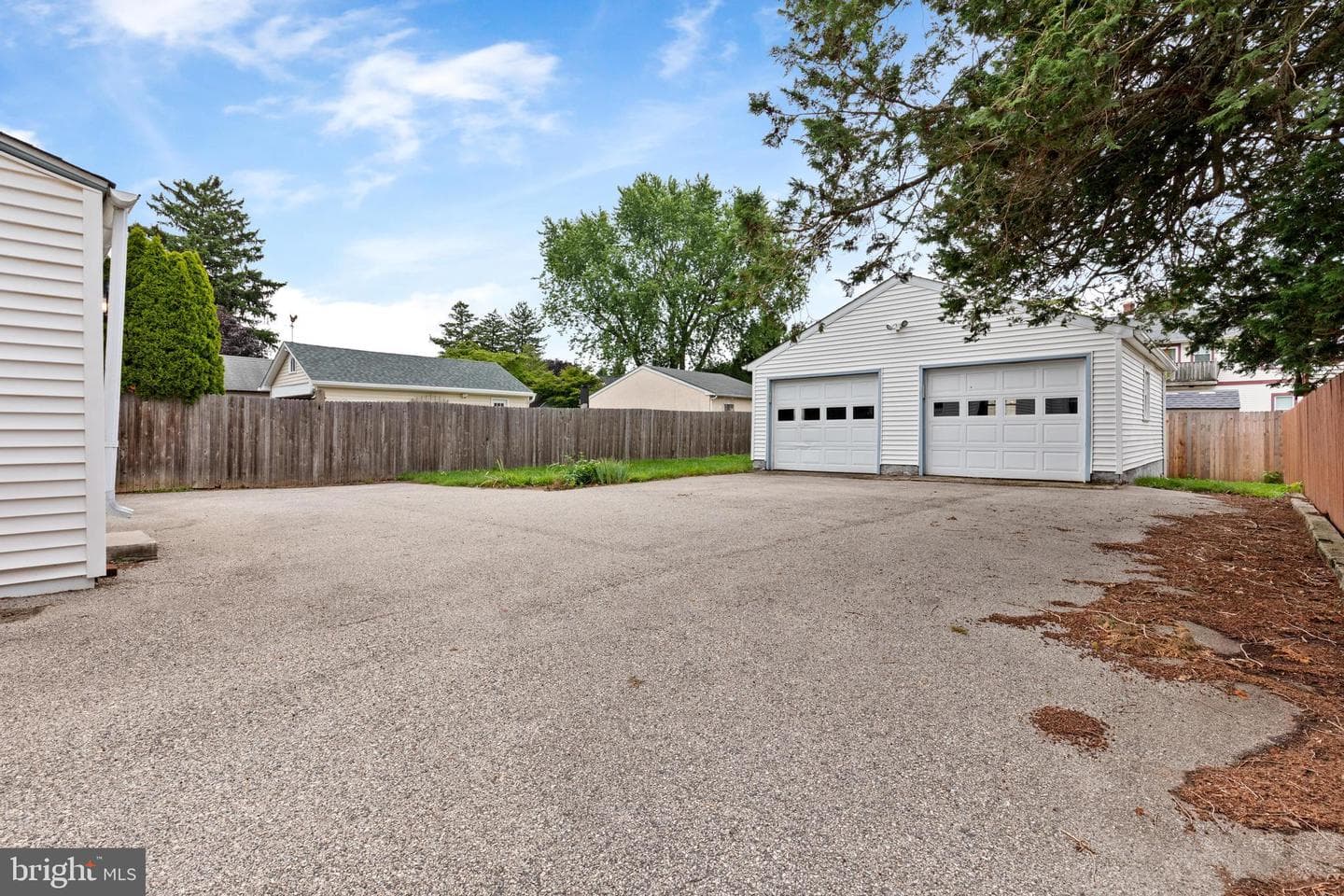 26 Weiss Avenue photo 23