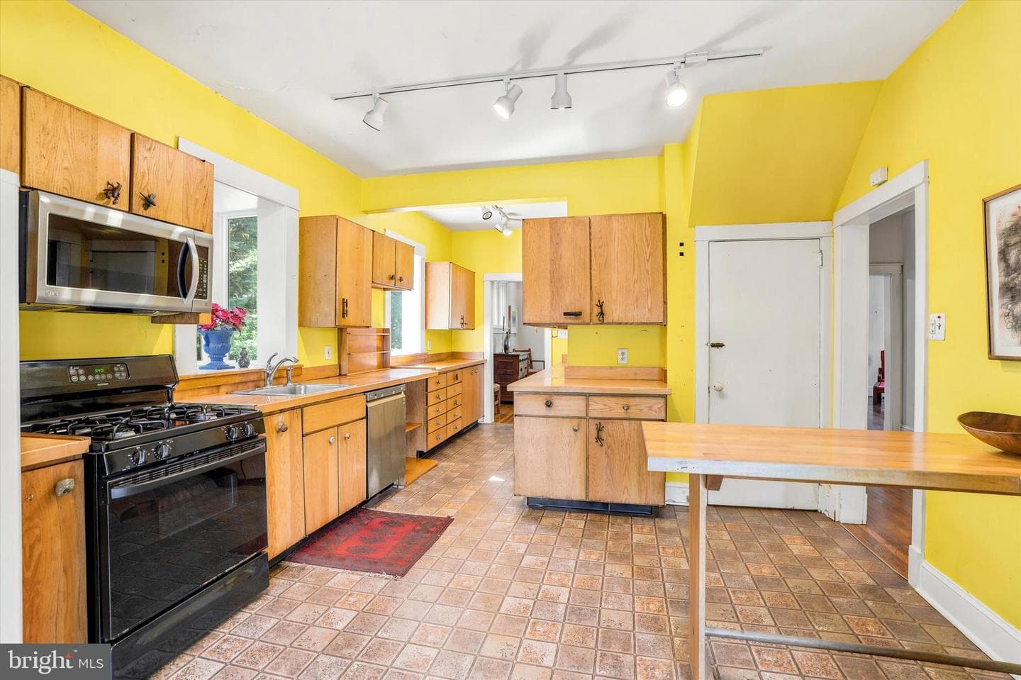 1054 Croton Road photo 11
