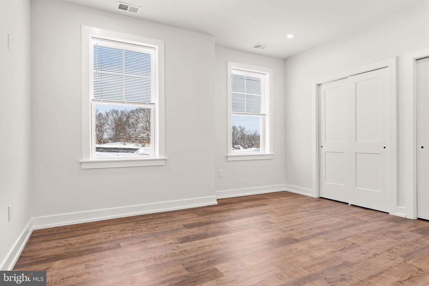 411 Isabelle Court #201 photo 29
