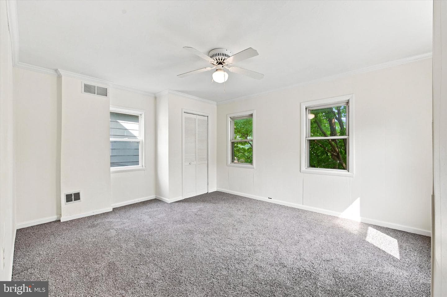 227 Greenfield Avenue photo 10