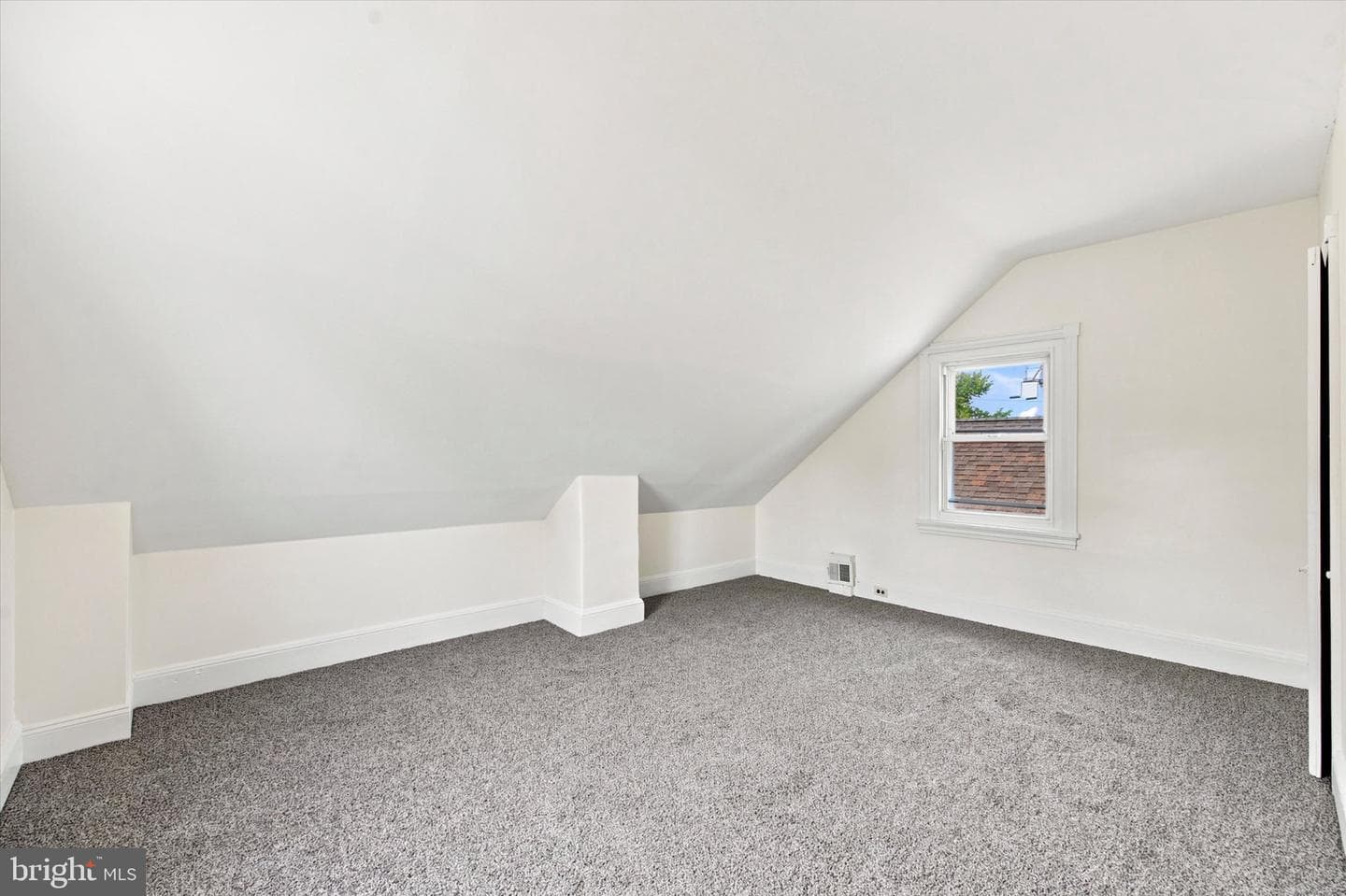 227 Greenfield Avenue photo 18