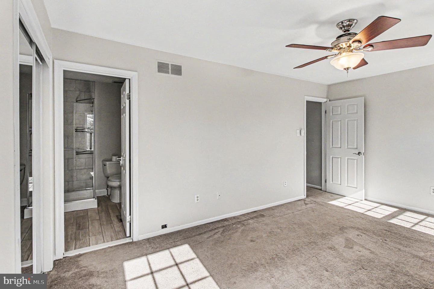 302 Somerset Court photo 20