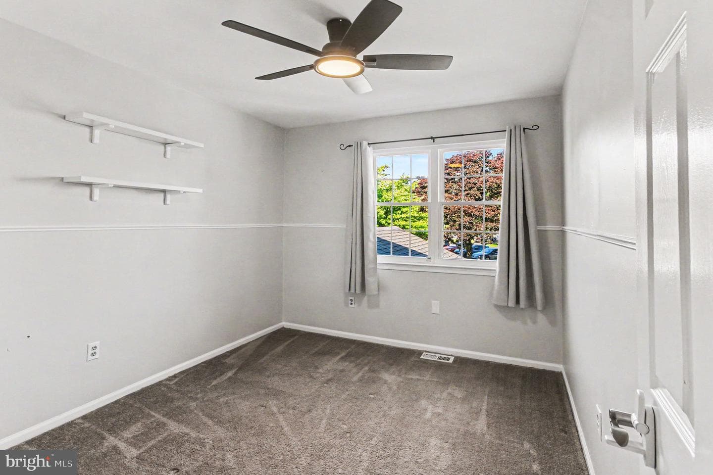 302 Somerset Court photo 23