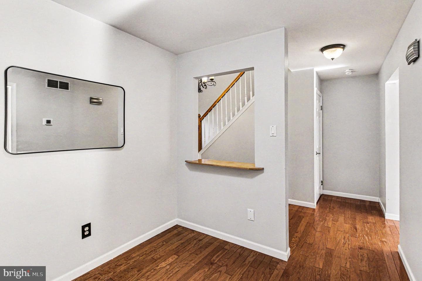 302 Somerset Court photo 9