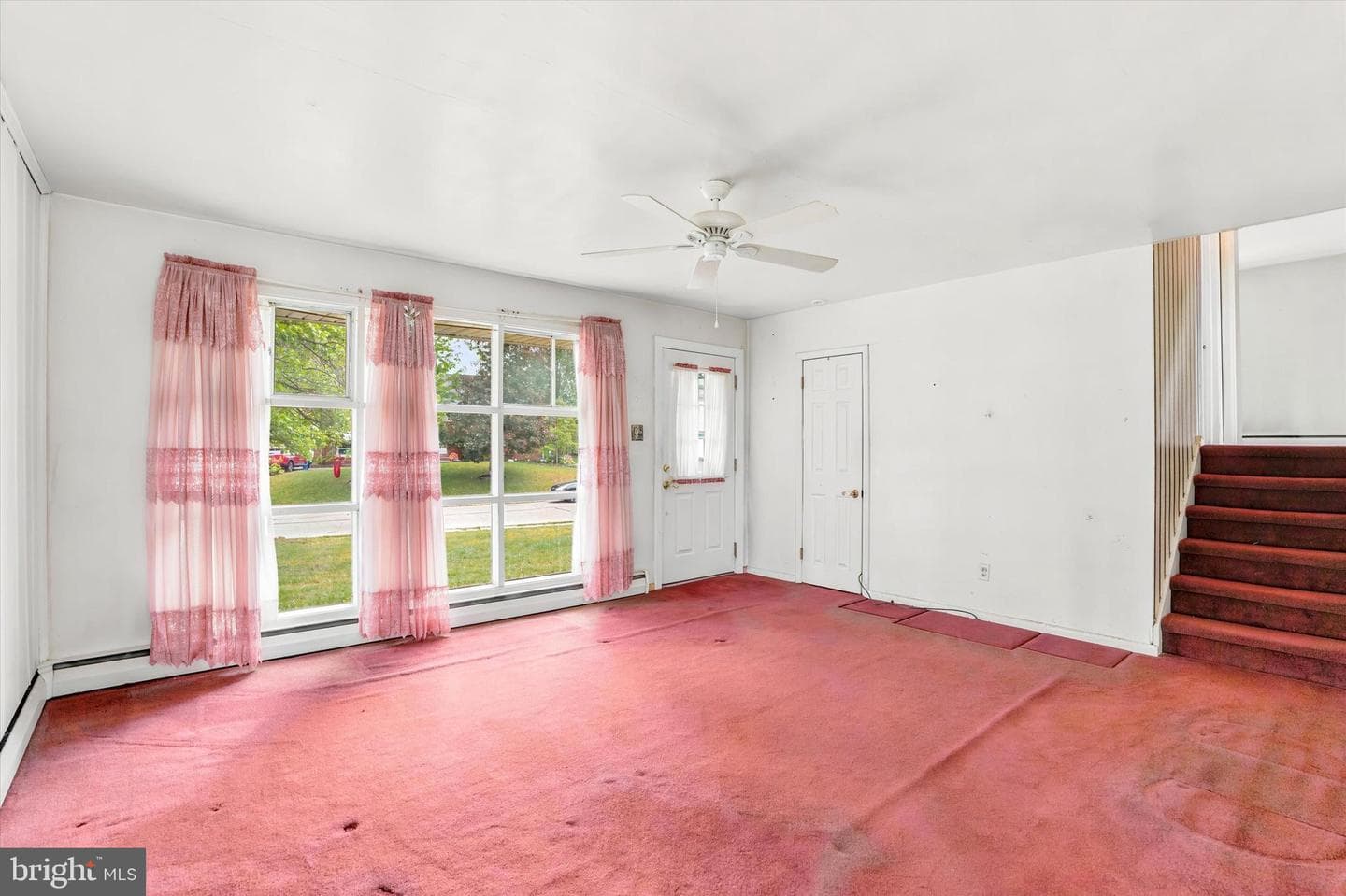 565 Dartmouth Drive photo 3