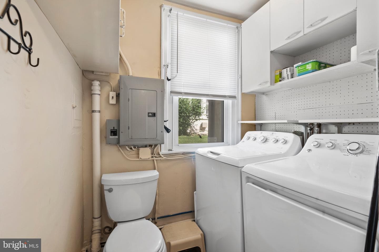242 Henley Road photo 12