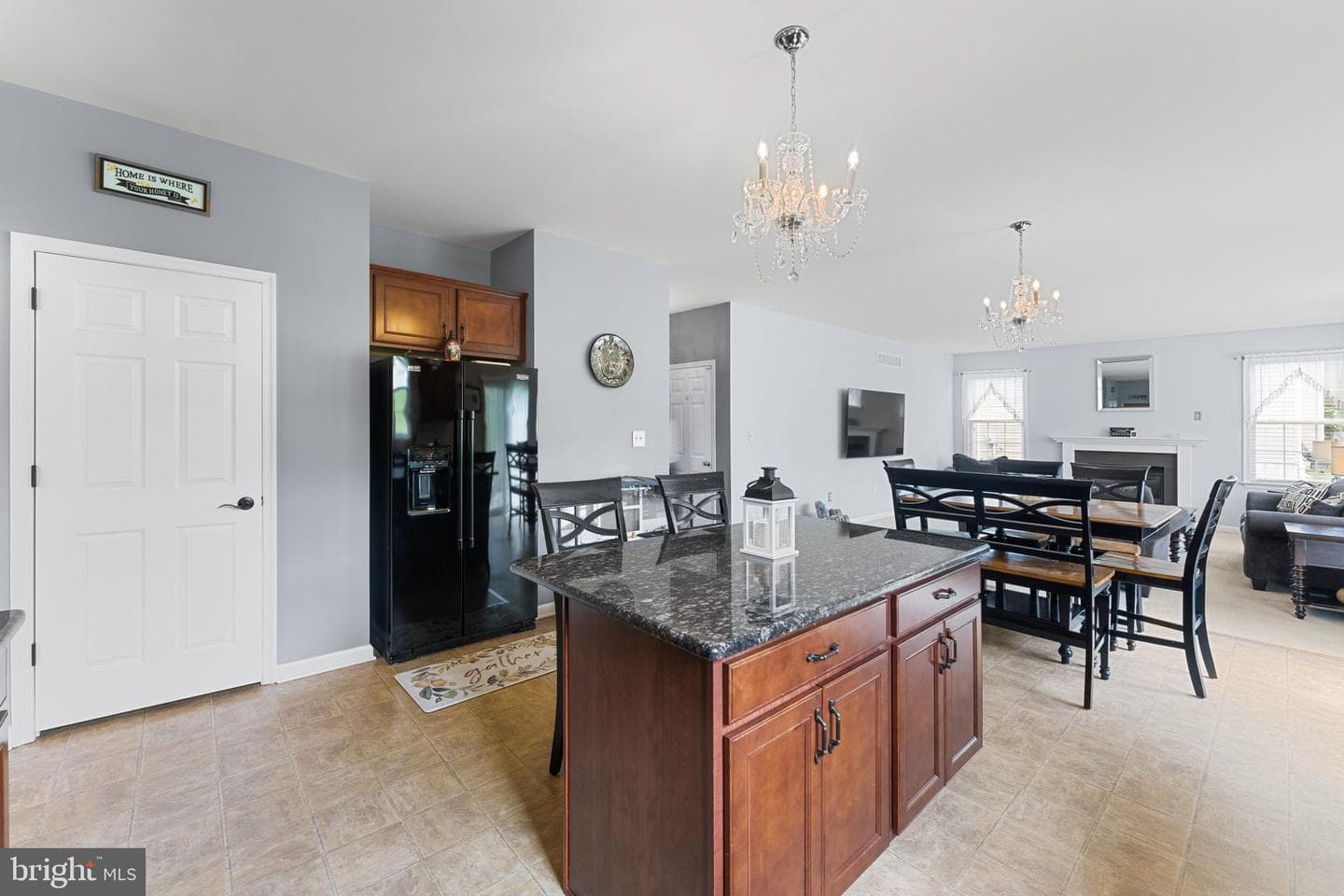 114 Lawrence Drive photo 14