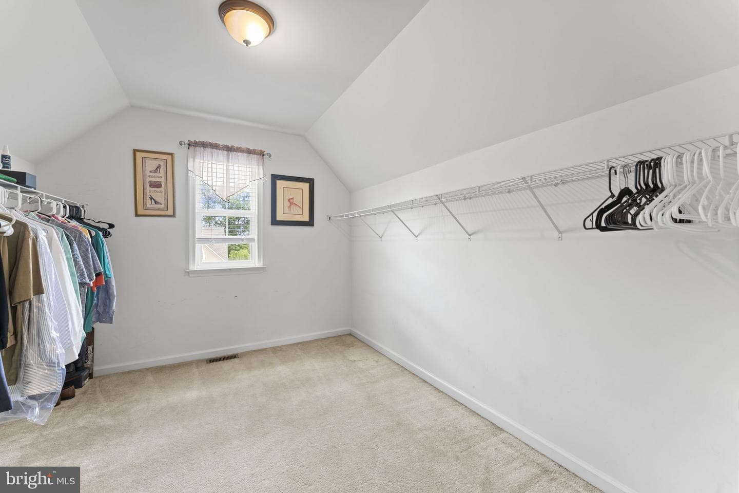 114 Lawrence Drive photo 24