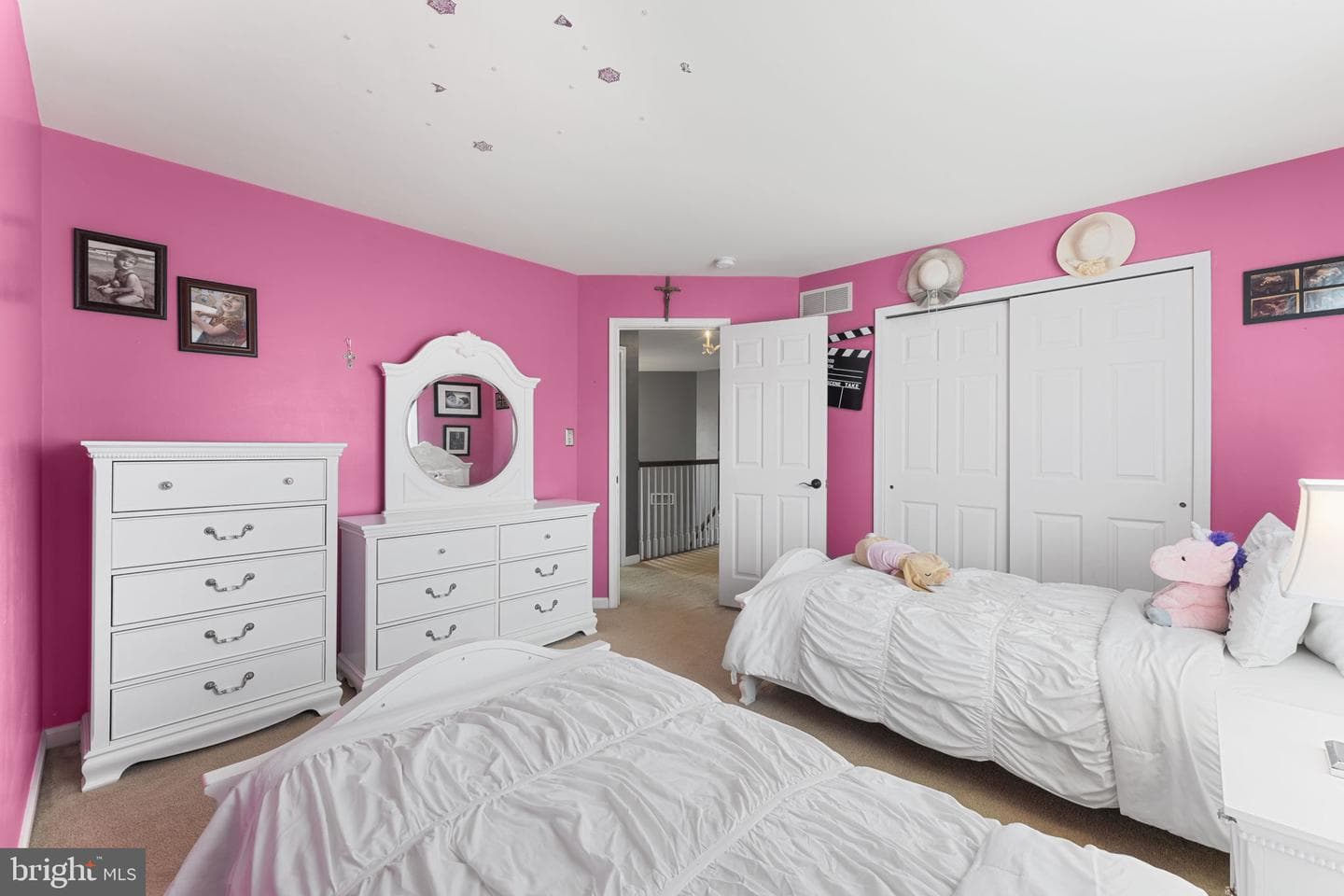 114 Lawrence Drive photo 26
