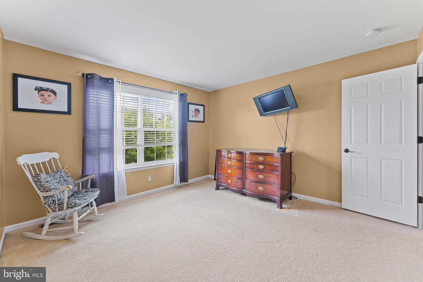114 Lawrence Drive photo 27