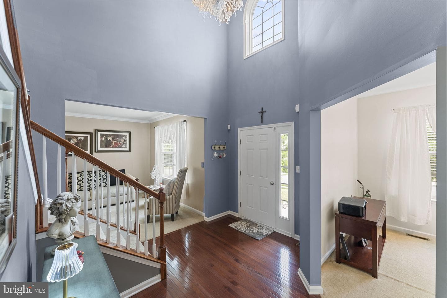 114 Lawrence Drive photo 4