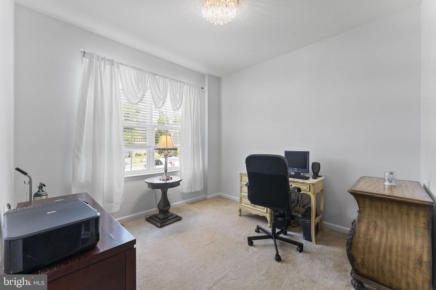 114 Lawrence Drive photo 6