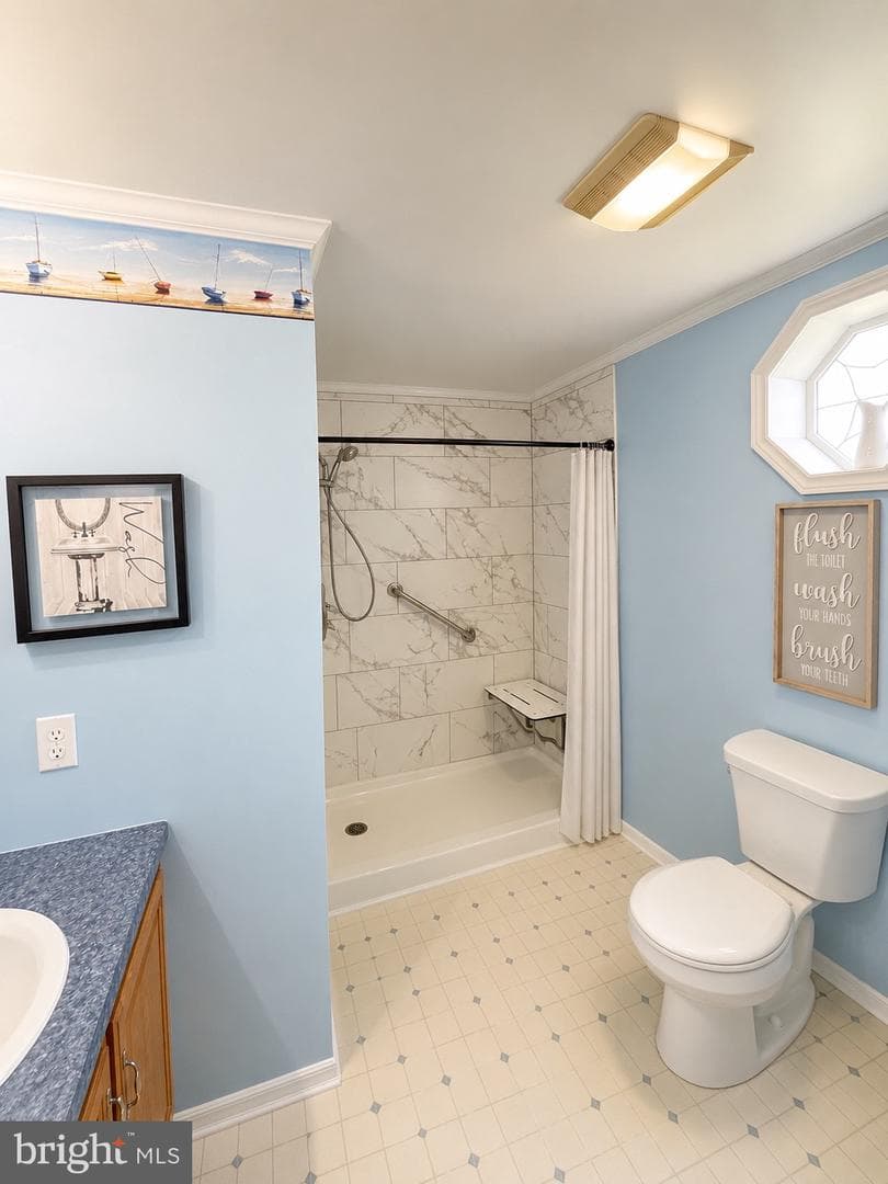 12 Longwood Court W photo 9