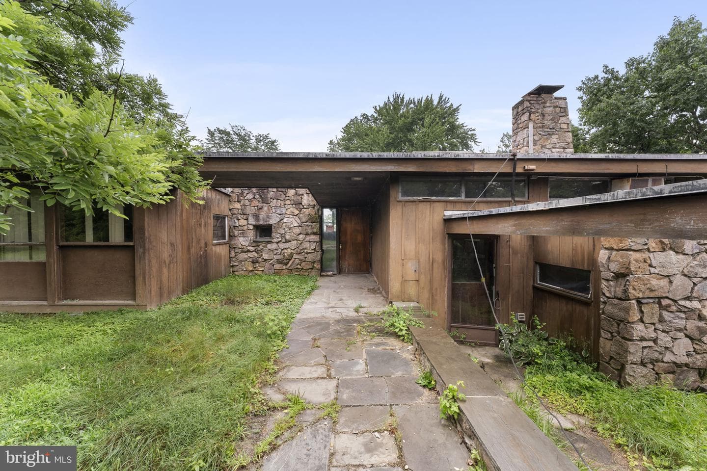 2935 Whitehall Road photo 9