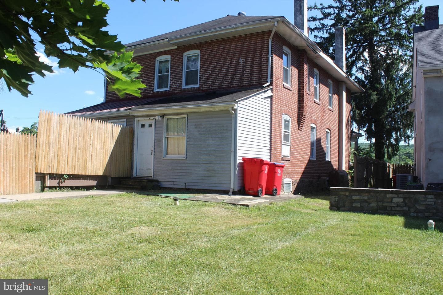 659 Old Reading Pike photo 3