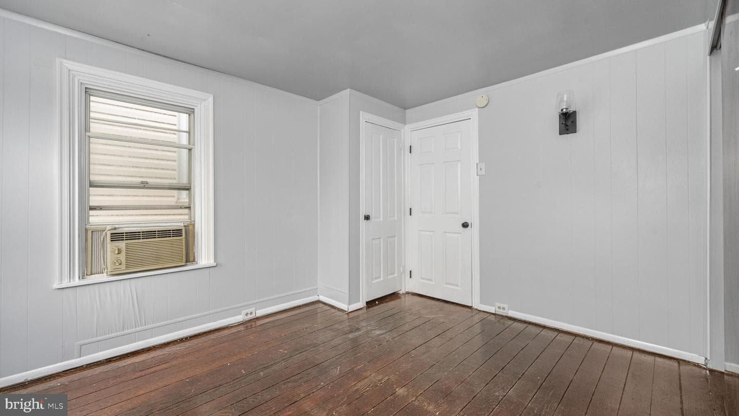 11 S Plum Street photo 18