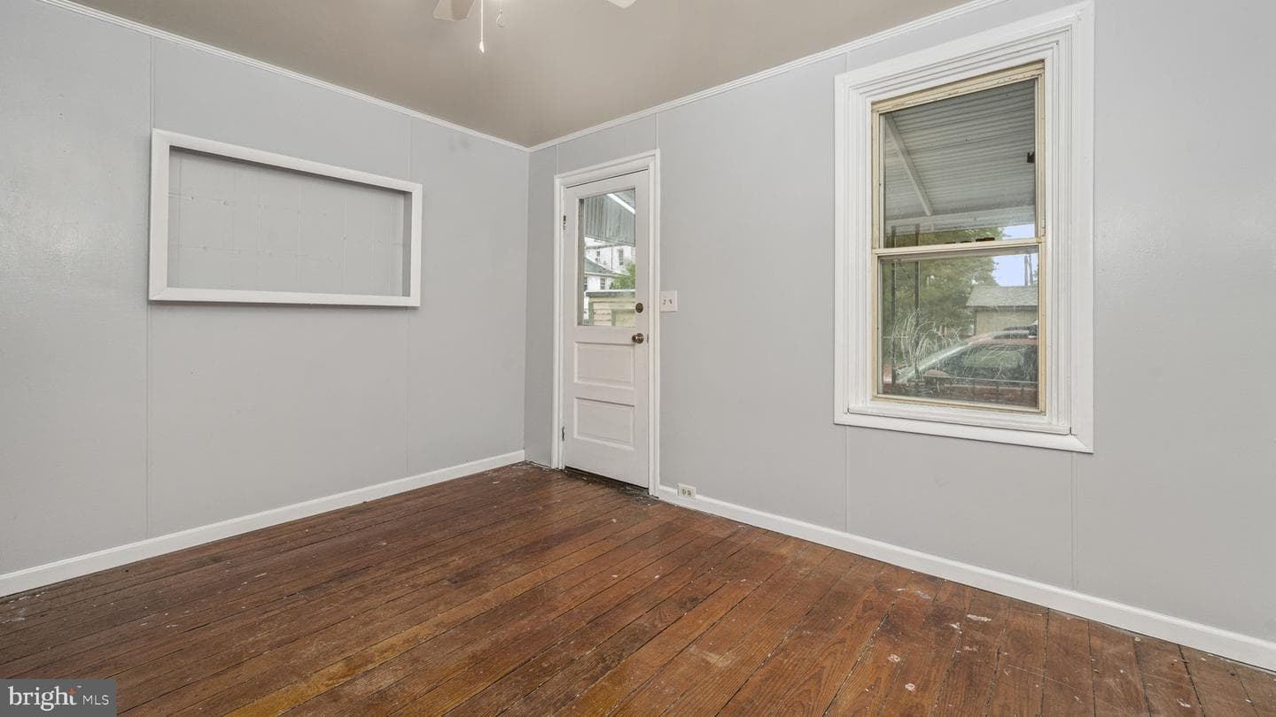 11 S Plum Street photo 6