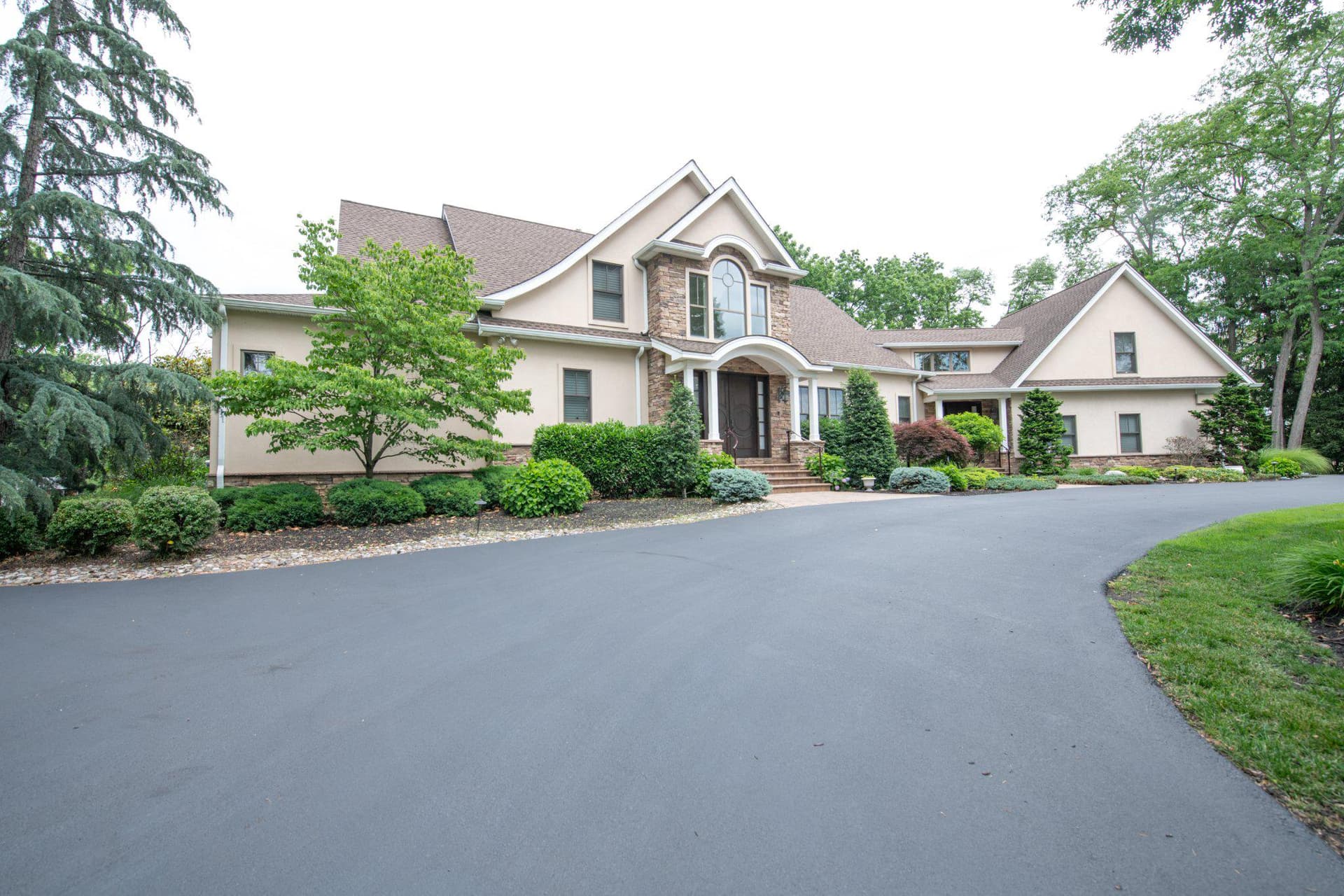 711 Moredon Road photo 4