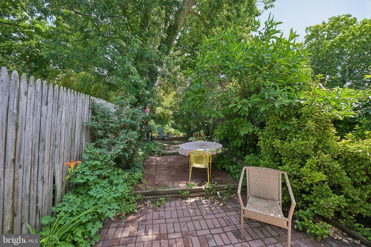 325 W Spring Avenue photo 29