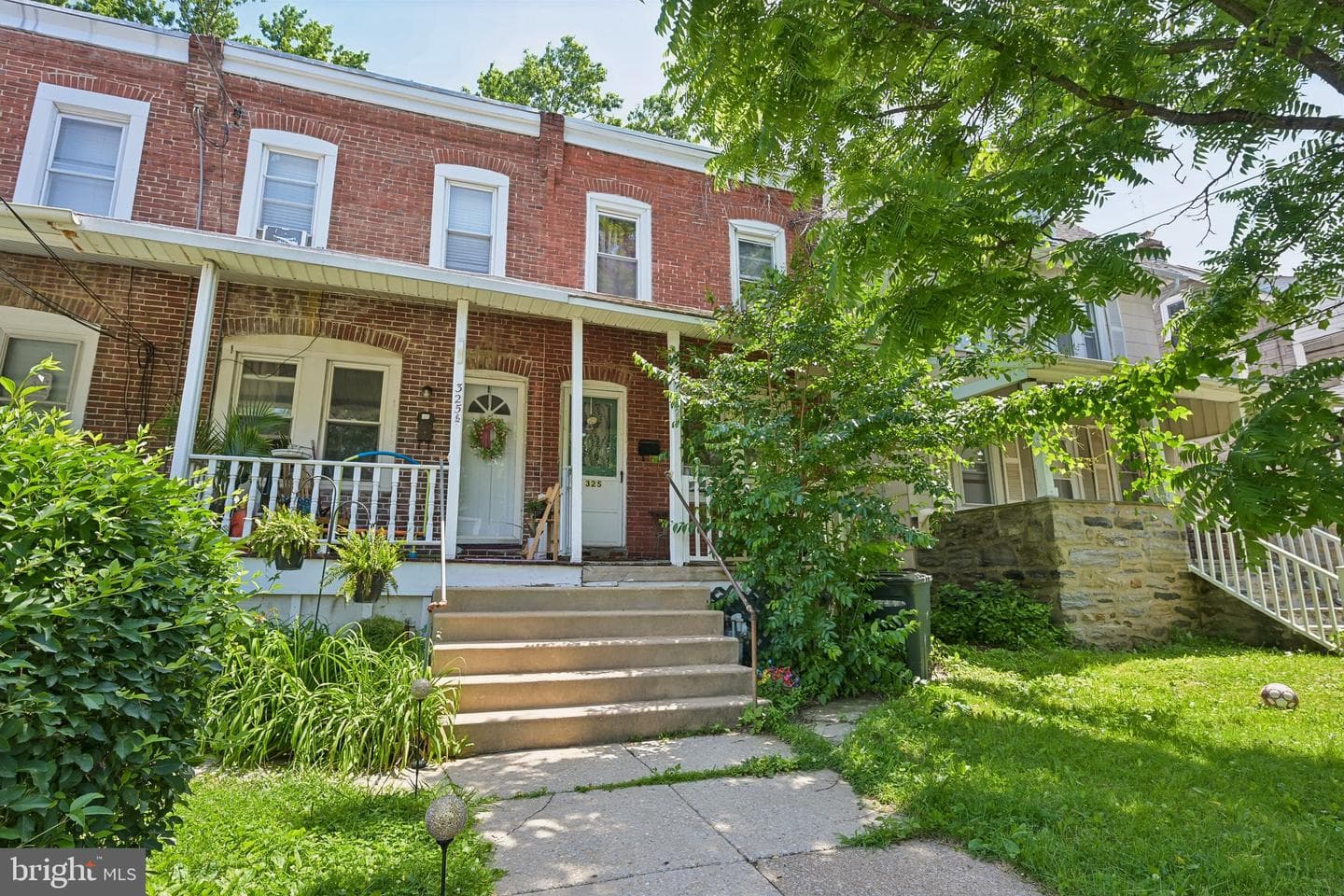 325 W Spring Avenue photo 3
