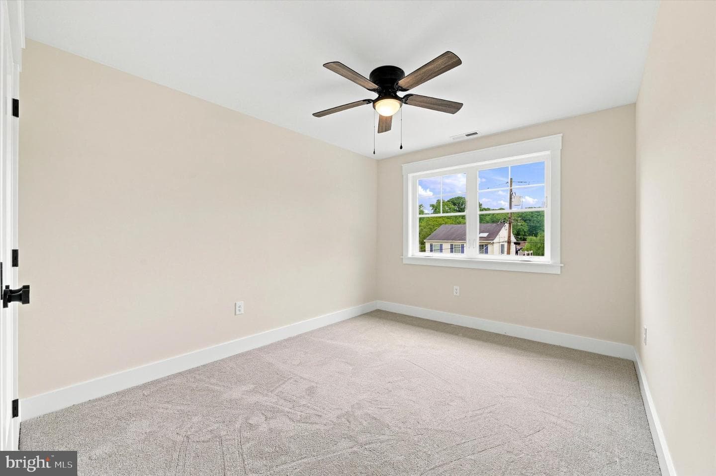 826 Hamel Avenue photo 32