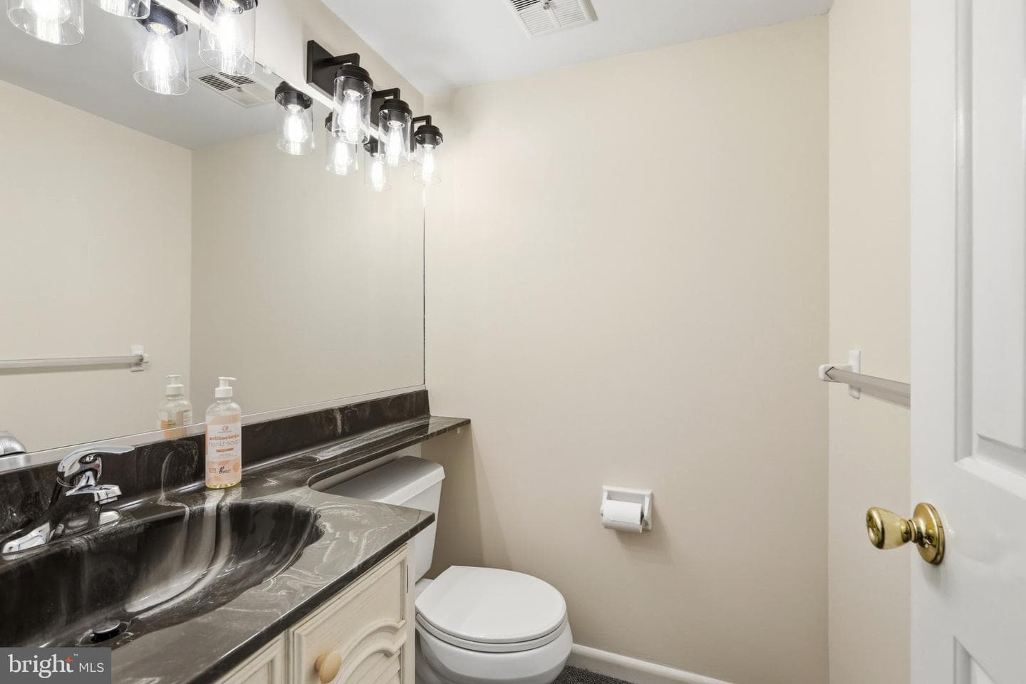 1725 Rosedale photo 18